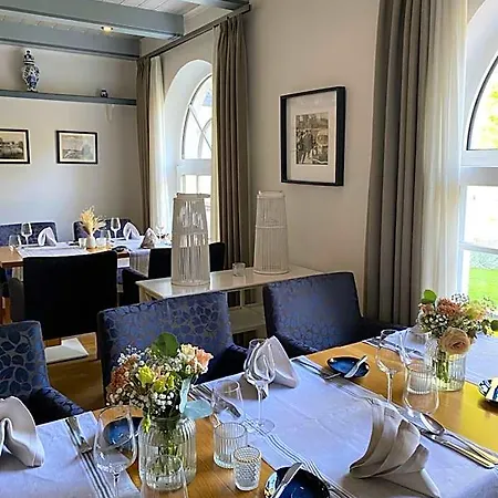Gut Halte Hotel